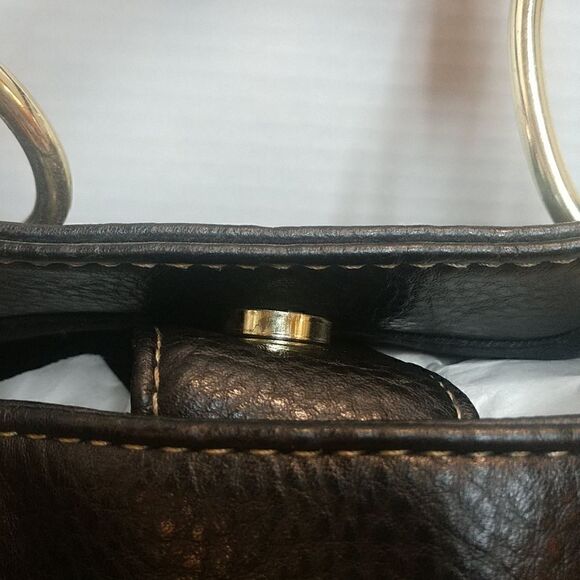 Sag Harbor Vintage Black Leather Purse. P1 - Picture 3 of 4